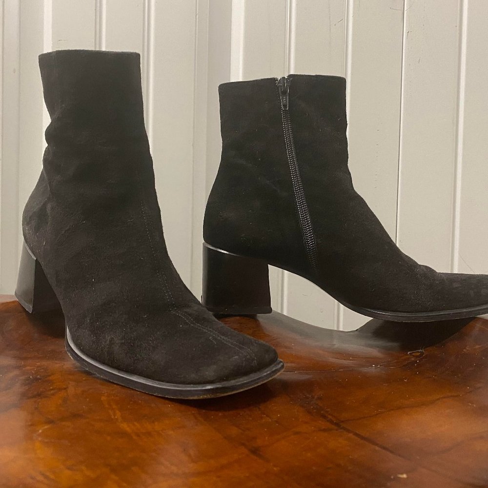 Vero Cuoio Suede Boots